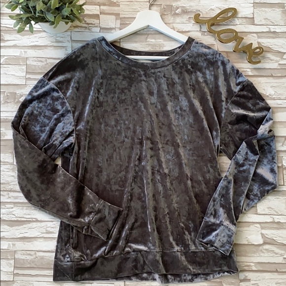 H&M Tops - H & M Velvet Boatneck top